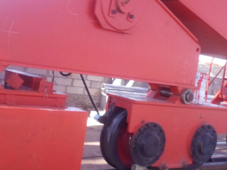 內(nèi)蒙古蘭石門(mén)式起重機(jī)安全監(jiān)控系統(tǒng)現(xiàn)場(chǎng)安裝圖十