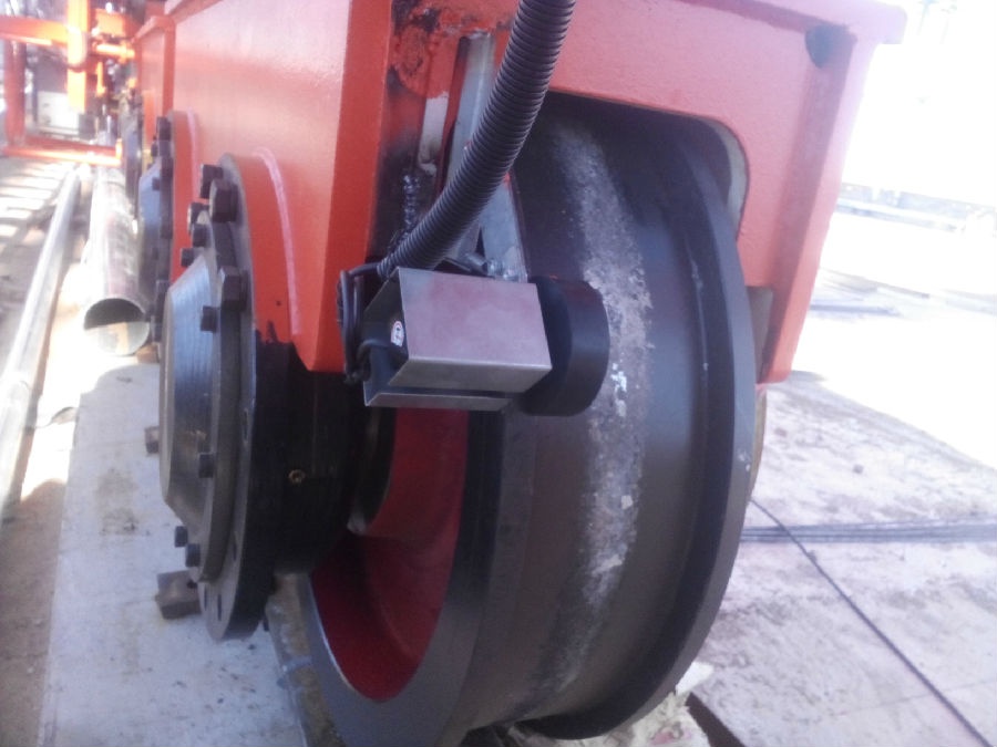 內(nèi)蒙古蘭石門(mén)式起重機(jī)安全監(jiān)控系統(tǒng)現(xiàn)場(chǎng)安裝圖十六