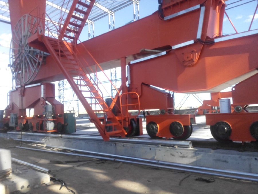 內(nèi)蒙古蘭石門(mén)式起重機(jī)安全監(jiān)控系統(tǒng)現(xiàn)場(chǎng)安裝圖二十六